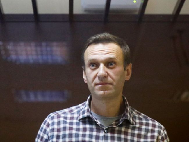 Navaľnyj vyhlásil hladovku, žiada adekvátnu lekársku starostlivosť