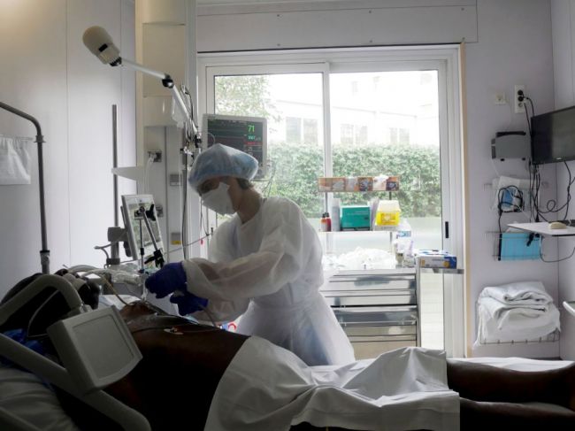 Úmrtnosť pacientov na pľúcnej ventilácii je vysoká, Maďari to chcú preveriť