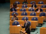Holandský premiér tesne prežil hlasovanie o nedôvere