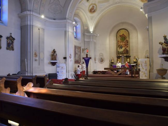 Kresťania v piatok spomínajú na deň utrpenia, ukrižovania a smrti Ježiša Krista