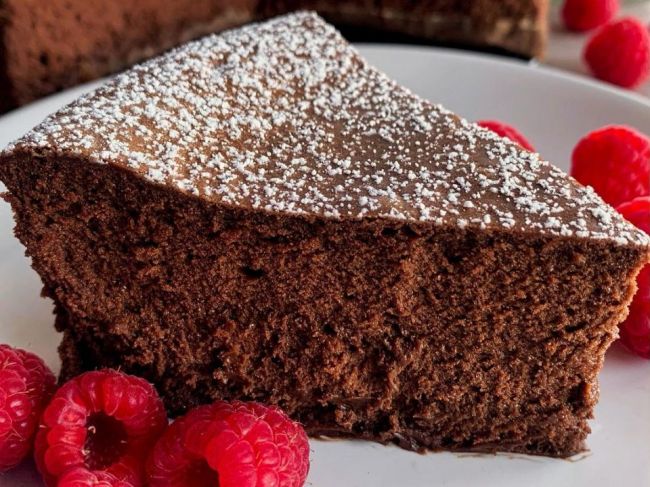 Čokoládový koláč pripravený za 10 minút: Na tento recept nepotrebujete múku