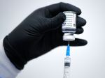 Španielsko napokon bude vakcínou od AstraZenecy očkovať 60-69-ročných ľudí