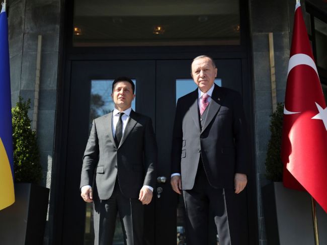 Erdogan Zelenskému: Turecko neuzná anexiu Krymu