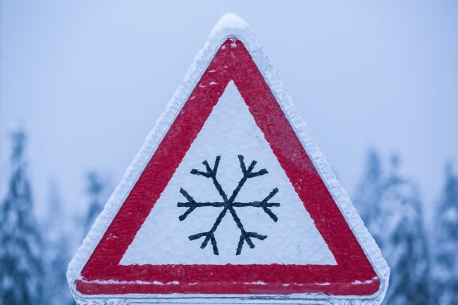 SHMÚ varuje pred snežením v týchto okresoch