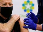 Politici a vedci žiadajú Bidena, aby podporil pozastavenie patentov na vakcíny