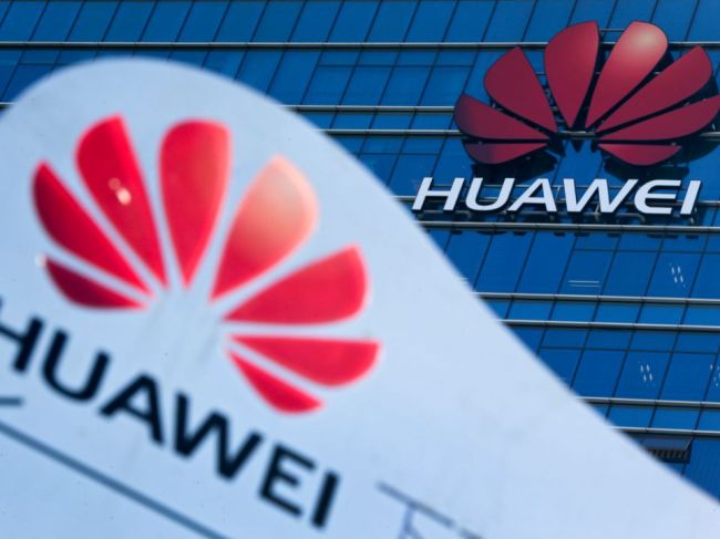 Stíhaná riaditeľka Huawei požiadala o odklad konania v kauze vydania do USA