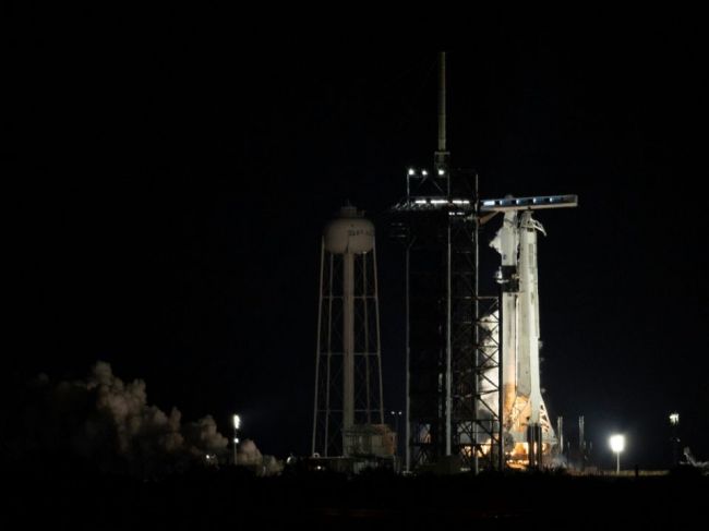 Spoločnosť SpaceX dopraví na ISS štyroch ďalších astronautov