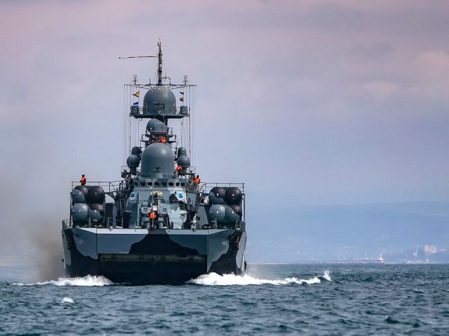 Rusko zintenzívnilo vojenské cvičenia v Čiernom mori