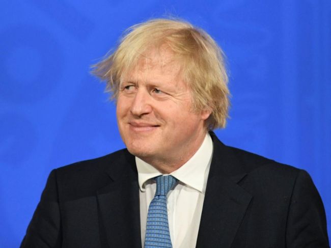 Johnson vyjadril obdiv kráľovnej Alžbete II. pri príležitosti jej 95. narodenín