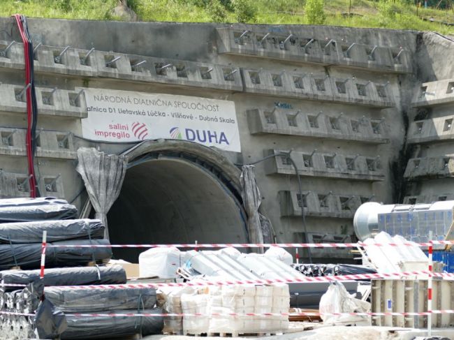 NDS podpísala so spoločnosťou Skanska zmluvu na dokončenie Tunela Višňové
