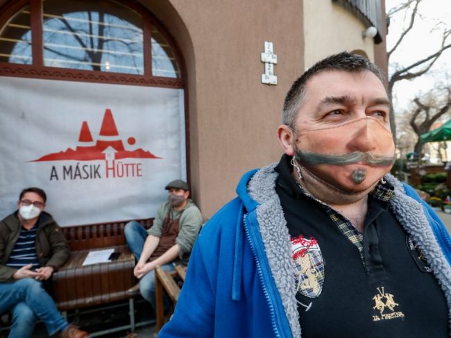 Tretia vlna pandémie v Maďarsku už zrejme kulminovala