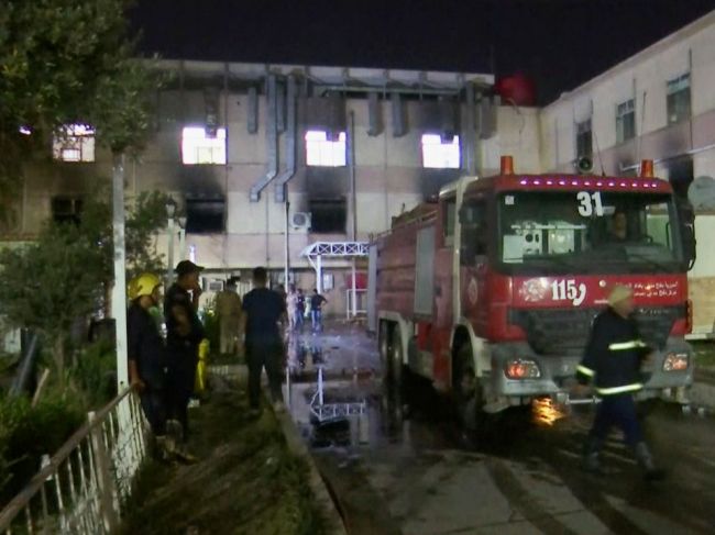 VIDEO: Pri požiari nemocnice zahynulo 27 pacientov s koronavírusom