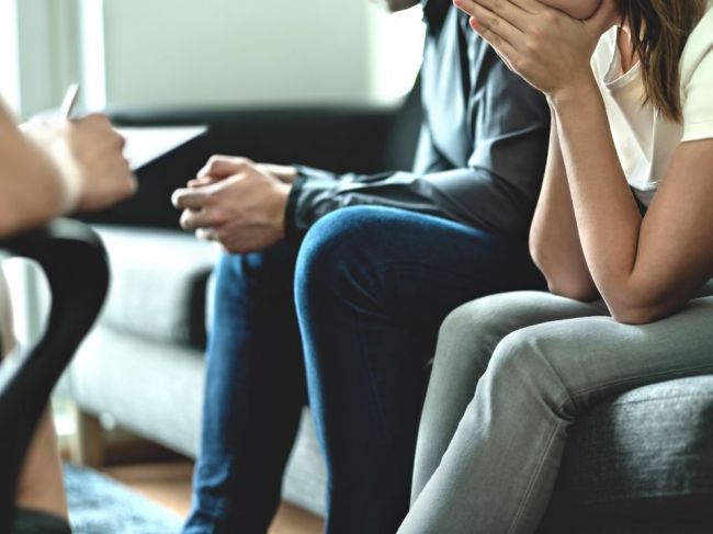 Počet návrhov na rozvod klesol v roku 2020 o vyše desiatich percent