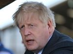Johnson poprel slová, že radšej nech sa kopia tisíce tiel, ako ďalší lockdown