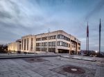 Takmer polovica obyvateľov nie je spokojná s kvalitou demokracie na Slovensku
