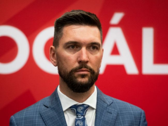 Takáč: Mičovský by mal skončiť vo funkcii ministra aj pre plán obnovy