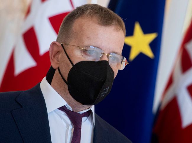 Podľa Kollára sa migračná politika tvorí poza chrbty občanov, Sulík a Remišová reagujú