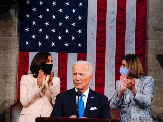 Biden v prejave v Kongrese chválil očkovanie a predstavil plán pre rodiny
