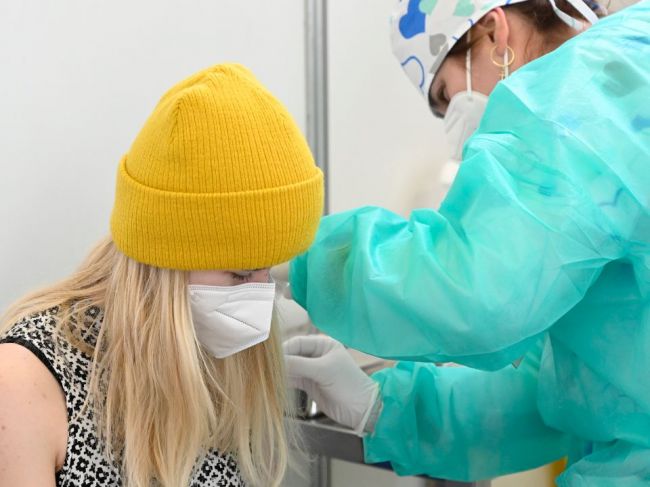 ŠRVŠ vyzýva vysokoškolákov, aby využili čakáreň a dali sa zaočkovať