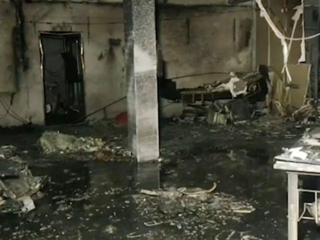 Pri požiari nemocnice zahynulo 15 pacientov s koronavírusom