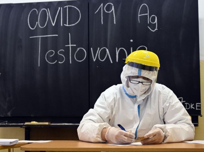 Na Slovensku pribudlo 509 prípadov nákazy, počet obetí sa zvýšil o 48