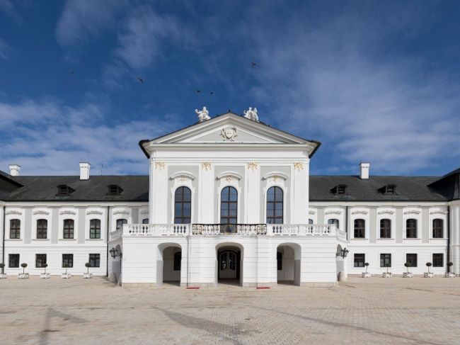 V Bratislave sa protestovalo proti vláde i opatreniam, polícia zatkla jednu osobu