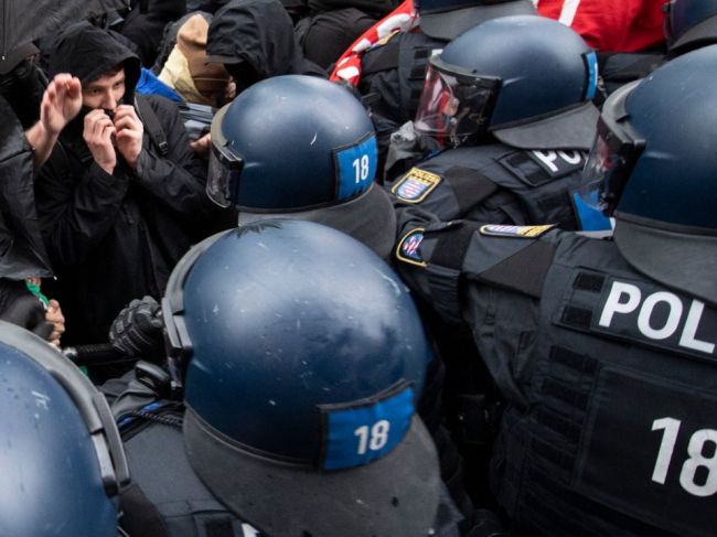 Prvomájové demonštrácie v Nemecku sprevádzali potýčky