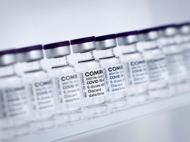 EMA začala hodnotiť vakcínu od Pfizer/BioNTech pre 12- až 15-ročných