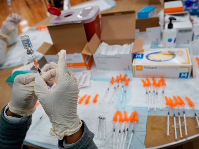 WHO víta, že USA sú za pozastavenie platnosti patentov na vakcíny proti covidu