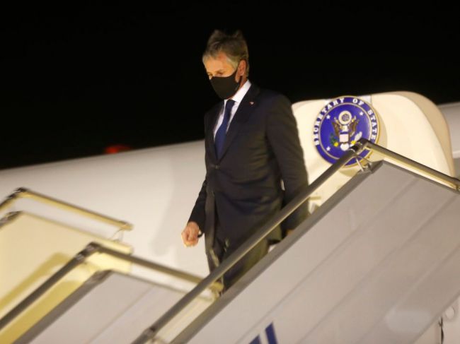 Na návštevu do Ukrajiny pricestoval prvý člen Bidenovej vlády