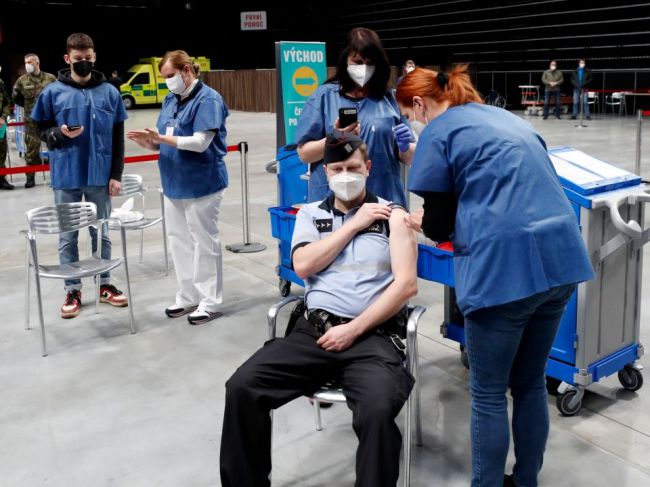 V Česku za deň zaočkovali rekordný počet ľudí