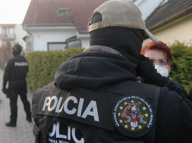 Polícia zadržala Češku, ktorá zo Slovenska prevážala maloletých migrantov do Prahy