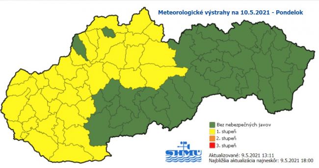 SHMÚ: Upozorňuje na vietor v niektorých okresoch západného Slovenska