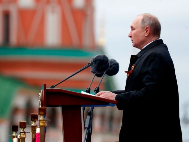 Putin nariadil úpravu zákona o zbraniach, v Kazani útočil len jeden strelec
