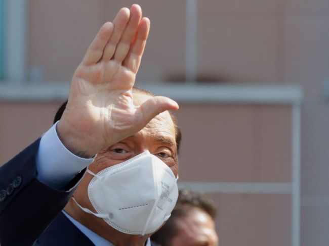 Berlusconiho opätovne hospitalizovali