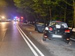 Zrážka dvoch áut si vyžiadala ľudský život a päť zranených