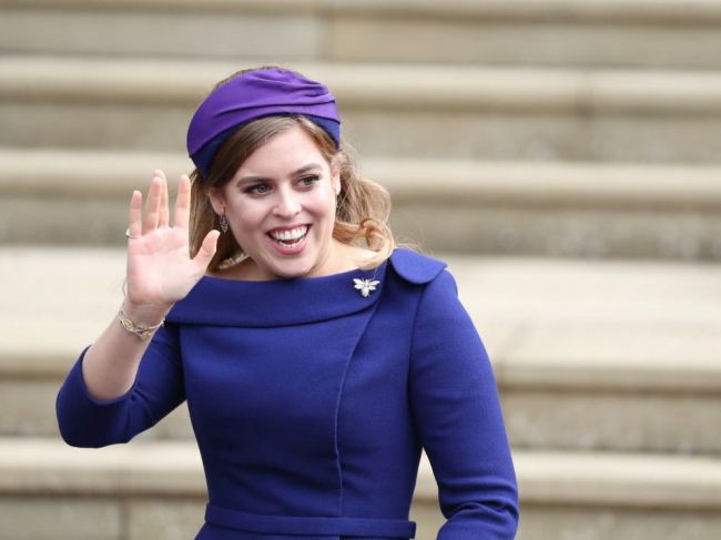 Vnučka britskej kráľovnej princezná Beatrice čaká svoje prvé dieťa