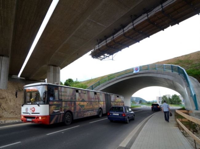 Muž odpadol v MHD, cestoval napriek tomu, že bol pozitívny na COVID-19