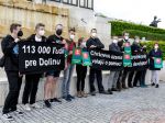 Aktivisti odovzdali petíciu na záchranu Demänovskej doliny do NRSR