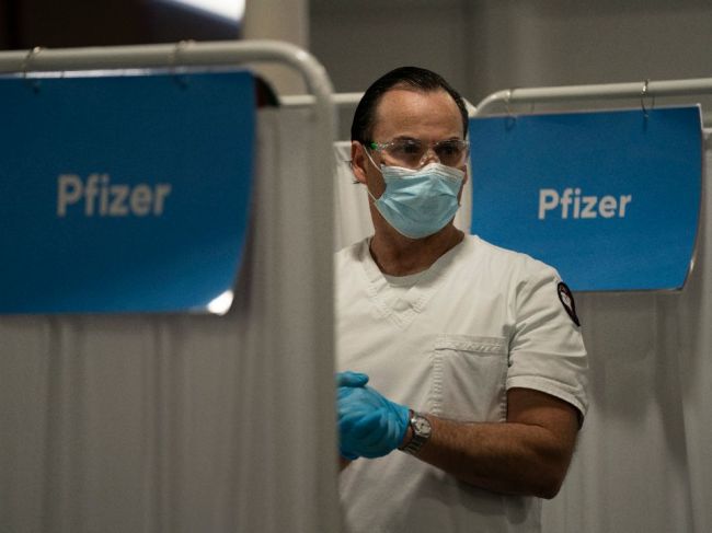 Štúdia potvrdila účinnosť vakcín Pfizer a AstraZeneca proti indickému variantu