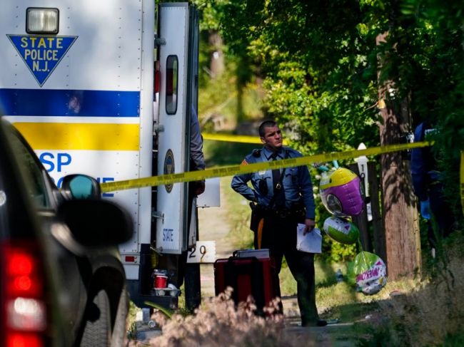 Polícia zasahovala po streľbe na večierku, médiá hlásia mŕtvych aj ranených
