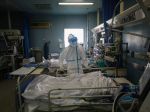 Zistenia WSJ: Pred pandémiou hospitalizovali troch výskumníkov z wuchanského laboratória