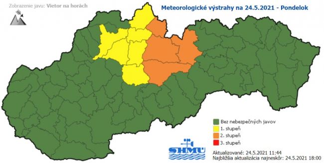 SHMÚ: Sever a stred Slovenska v pondelok zasiahne silný vietor