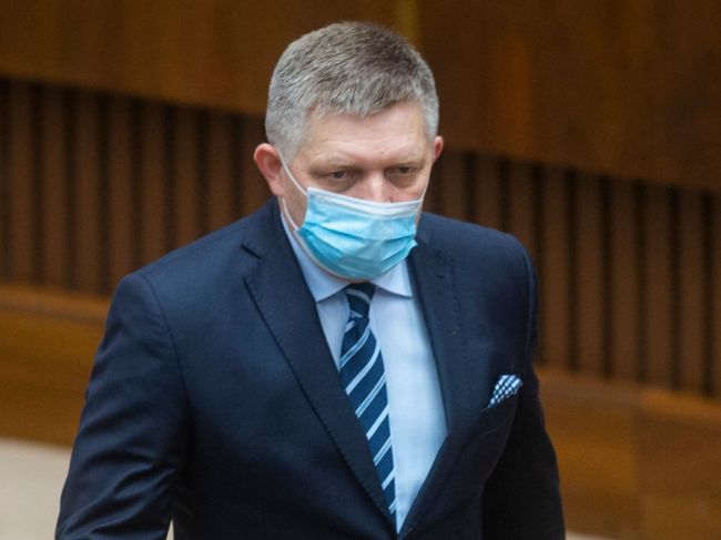 Fico zverejnil správu, má dokazovať manipulovanie vyšetrovania Dušana Kováčika
