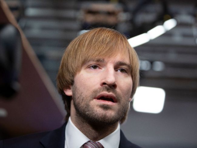 Český minister zdravotníctva odstupuje, rezort opäť povedie Vojtěch