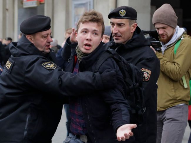 Pucila sa obáva o kolegu Prataseviča, vo väzení mu hrozí neľudské zaobchádzanie