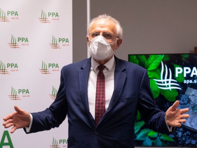 Premiér reagoval na ohlásenú demisiu ministra pôdohospodárstva