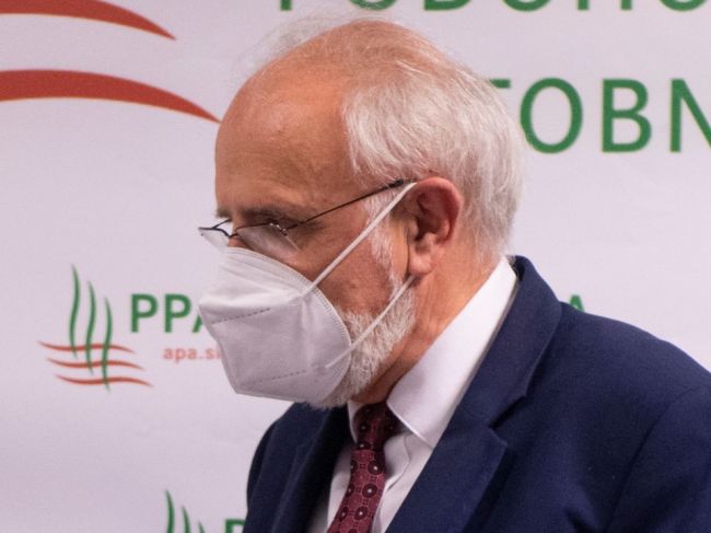 OĽANO zatiaľ nepovedalo, či sa Mičovský vráti do NR SR, ani meno nového ministra