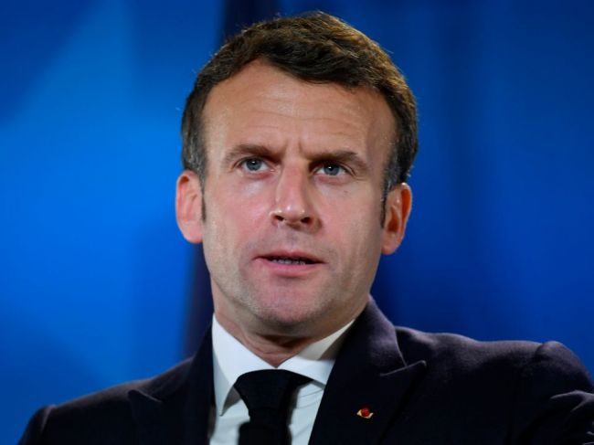 Macron: EÚ by mala od základu zmeniť svoj vzťah k Rusku a Bielorusku