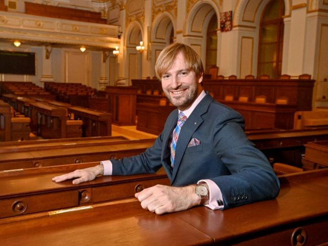 Adam Vojtěch oznámil, že prijal ponuku vrátiť sa na post ministra zdravotníctva
